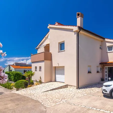 Cesarek A2 By Interhome Daire
